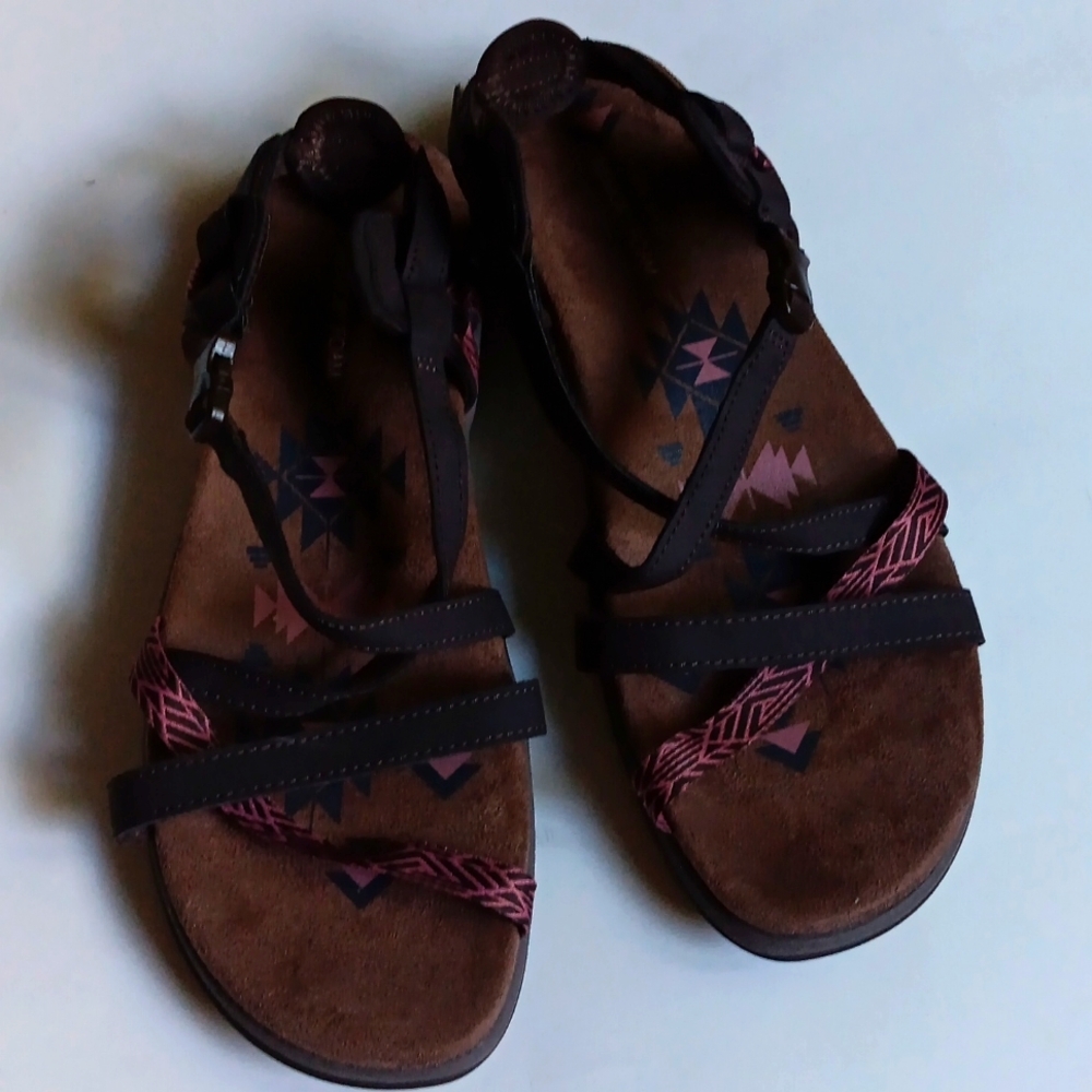 SKETCHERS BROWN & PINK STRAPPYSANDALS